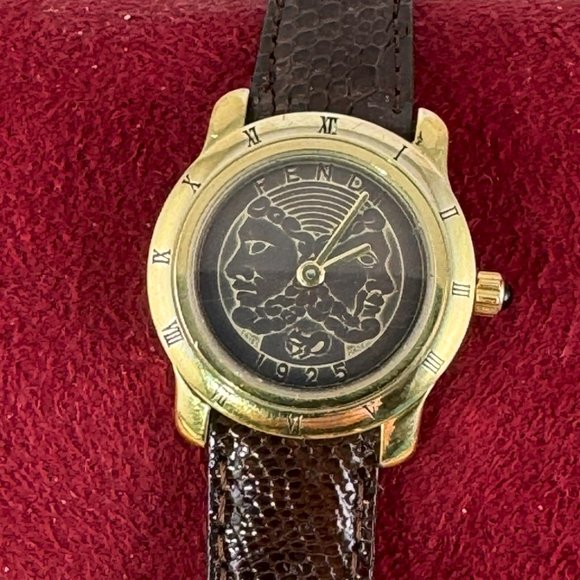 Fendi 1925 Roman Coin Watch Reverse marked FENDI 800L - Picture 3 of 10